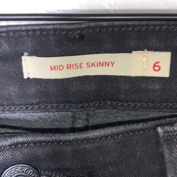 Levi’s black mid rise skinny jeans - Picture 3 of 6
